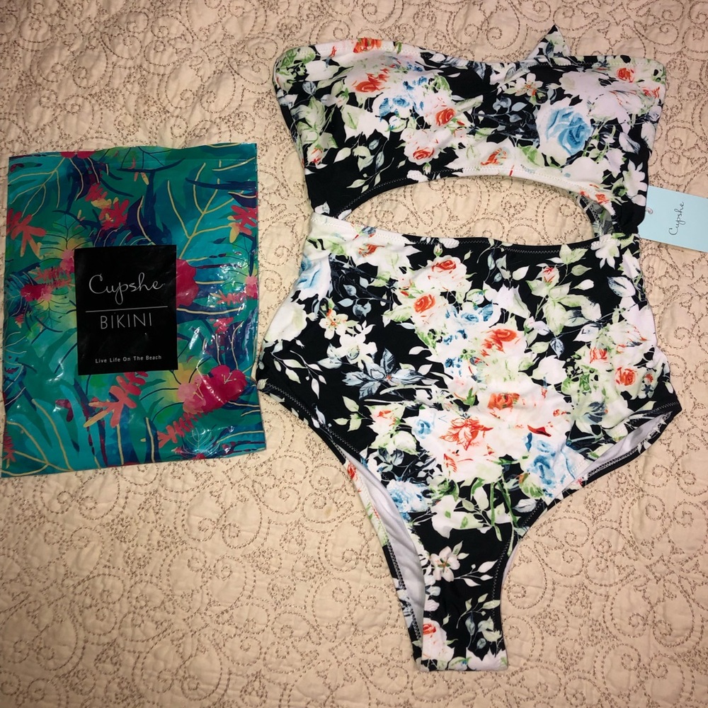 Cupshe Swim suit once piece!